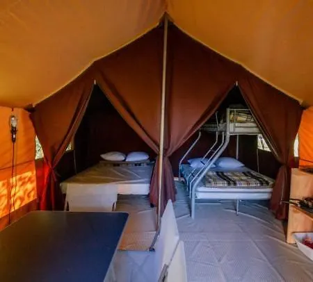 Camping Onlycamp Les Thézières *